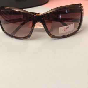 Betsey Johnson Accessories - BNWT Betsey Johnson Sunglasses Betsey Johnson Accessories - BNWT Betsey Johnson Sunglasses